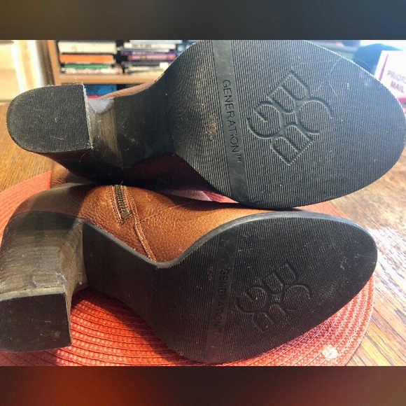 BCBG Doris Stacked Heeled Boot w/zip brown sz9.5 - Picture 5 of 8